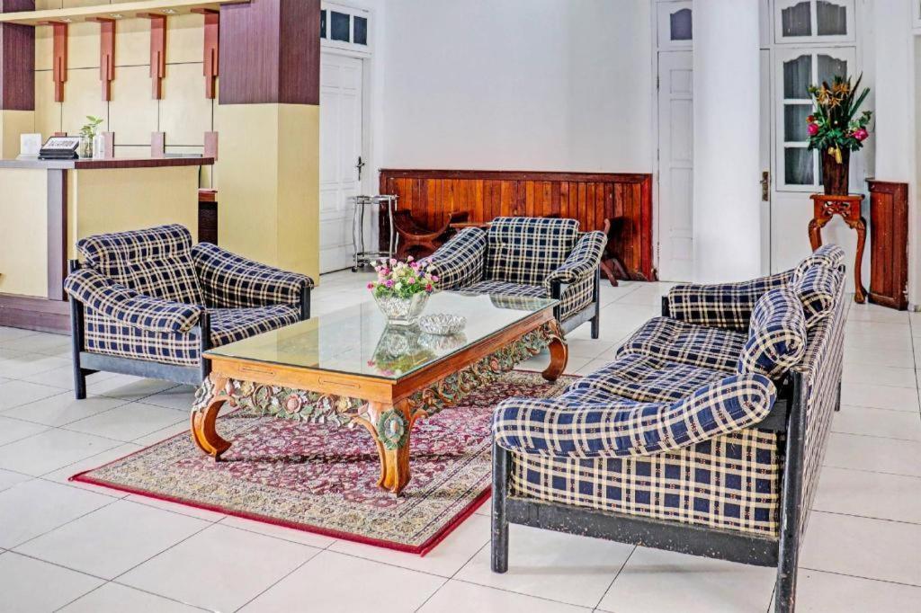 Oyo 90483 Homestay Permata Syariah Bangko Экстерьер фото